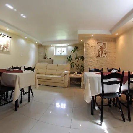 Hotelik Villa Homestay *